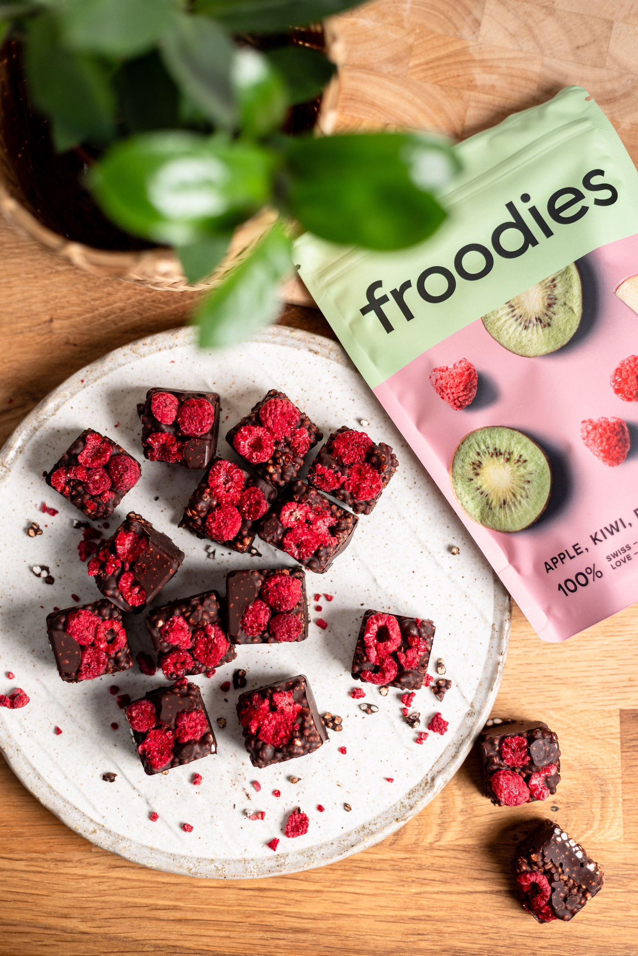 froodies freeze dried raspberry quinoa cups