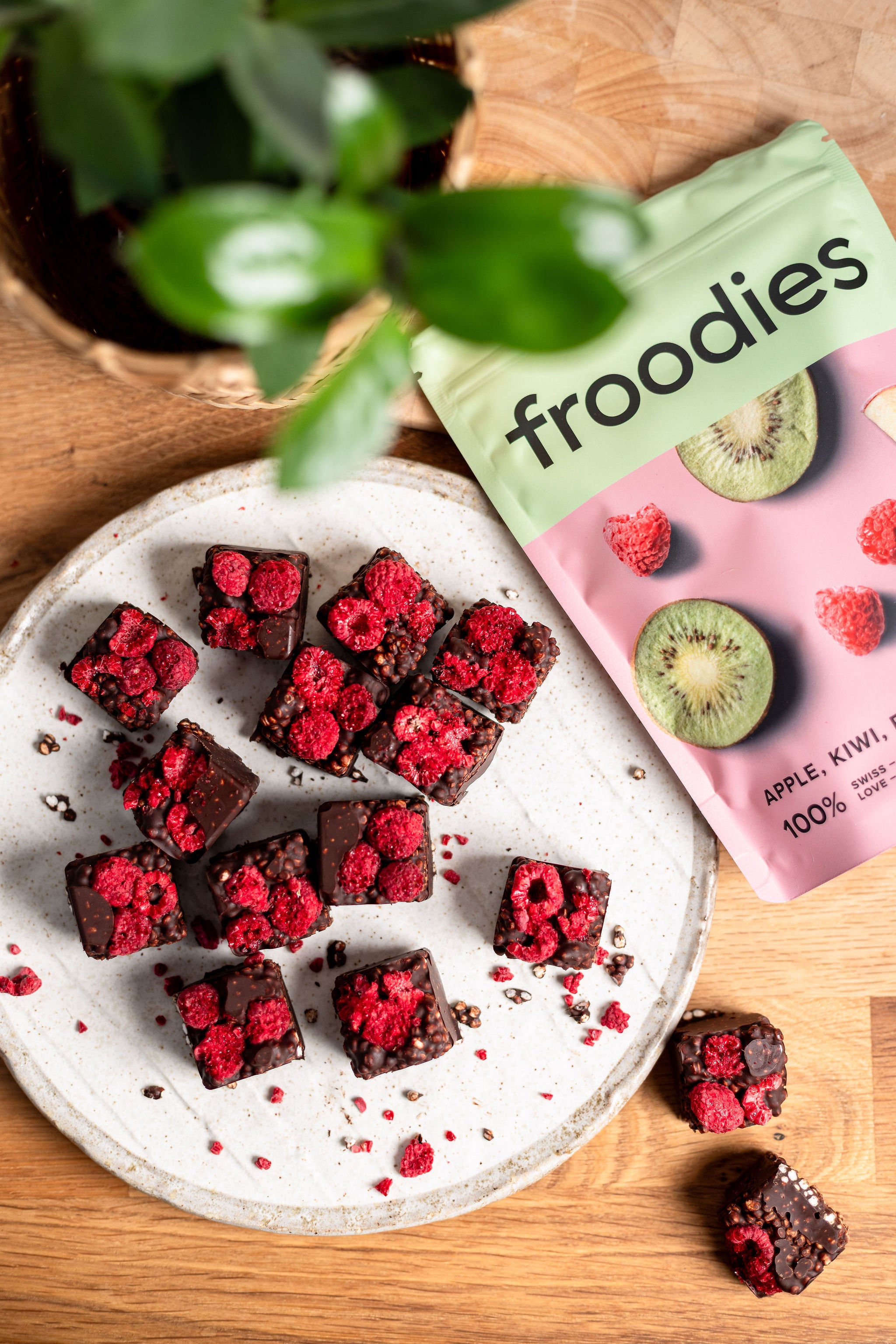 froodies freeze dried raspberry quinoa cups
